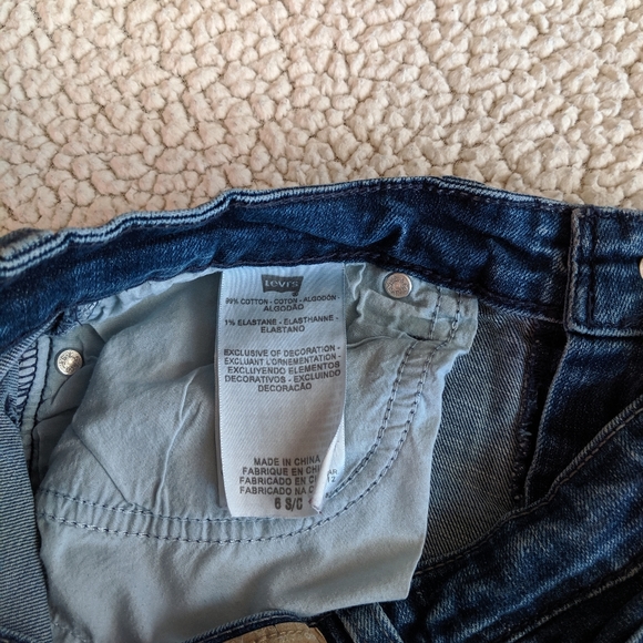 Levi's Mid Rise Skinny jeans (size 6 S/C) - Picture 9 of 11
